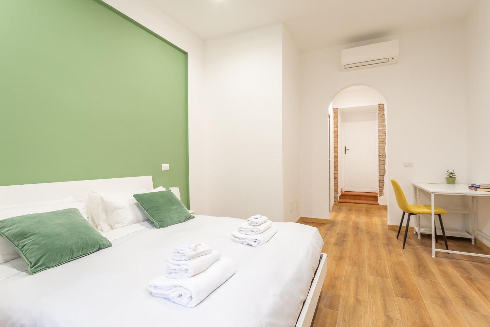 2 Bdr Navona Quintessential Charm Apartment Rome Bagian luar foto